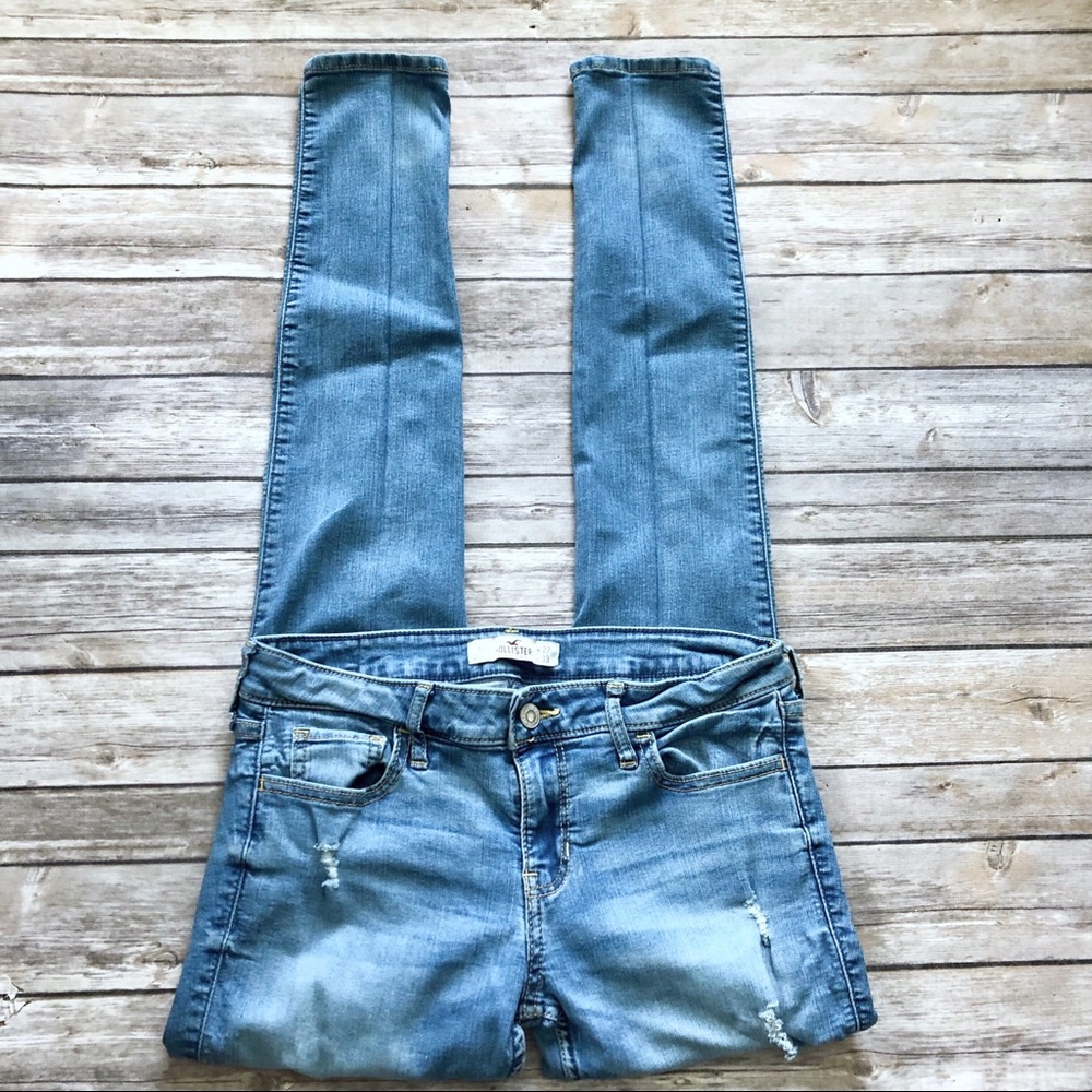 Hollister Light Wash Distressed Skinny Jeans - Picture 3 of 8